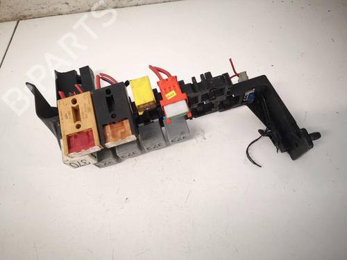 Used Fuse box VW PASSAT B5.5 (3B3) 1.9 TDI (101 hp) 32971260