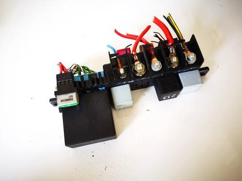 Used Fuse box Fuse box 32566830 32566830