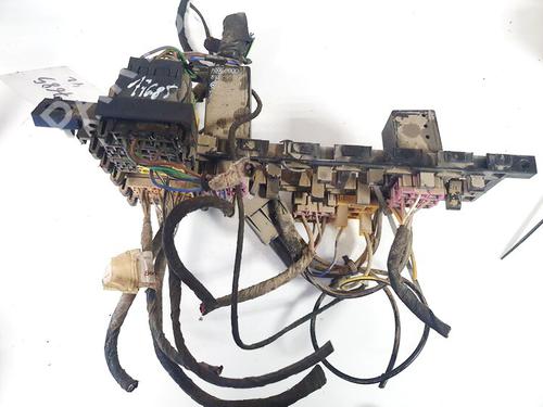 Used Fuse box Fuse box AUDI 80 B3 Saloon (893, 894, 8A2) 1.8 S (90 hp) 32896364 32896364