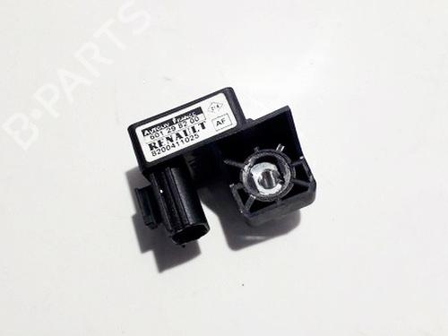 Used Electronic module Electronic module RENAULT SCÉNIC II (JM0/1_) 1.9 dCi (JM0G, JM12, JM1G, JM2C) (120 hp) 33529301 33529301