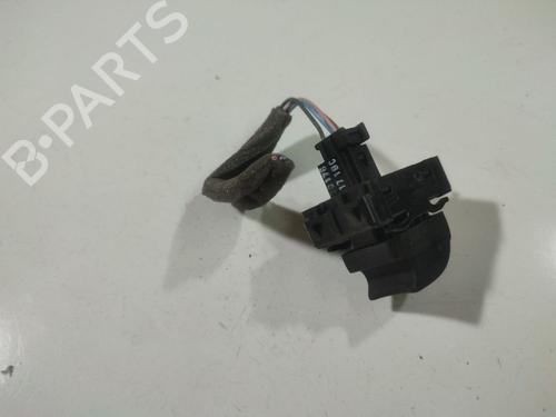 switch-renault-megane-iii-hatchback-bz01_-b3_-2008-32537352 main image