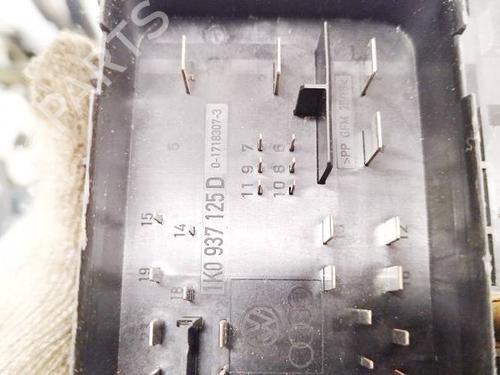 Fuse box VOLVO V50 (545) 2.0 D | BP40286481E1 - Image 3