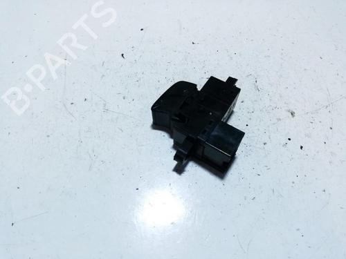 switch-nissan-primera-hatchback-p12-2002-33503888 main image
