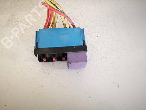 fuse-box-renault-scenic-ii-jm01_-2003-2004-2005-2006-2007-2008-2009-2010-36060336 main image
