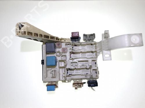 fuse-box-toyota-yaris-_p9_-2005-2006-2007-2008-2009-2010-2011-2012-2013-2014-33501323 main image