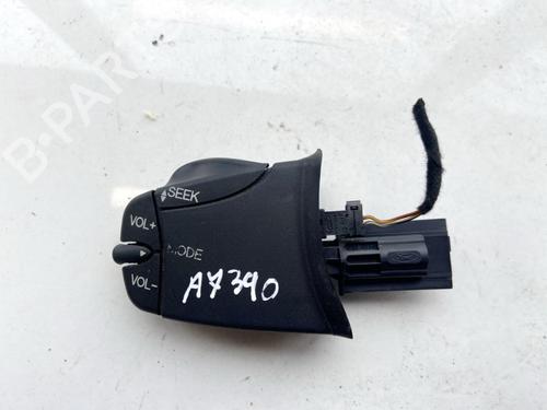 Used Steering wheel controls Steering wheel controls 35488082 35488082