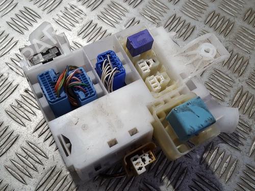 Used Fuse box Fuse box TOYOTA COROLLA Saloon (_E12_) 1.4 D-4D (NDE120_, NDE120R) (90 hp) 33501559 33501559