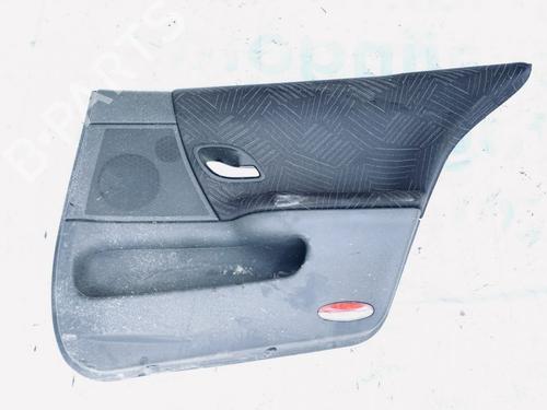 Forra trás direita Forra trás direita RENAULT LAGUNA II (BG0/1_) 2.0 16V IDE (BG0N) (140 hp) 35606920 35606920