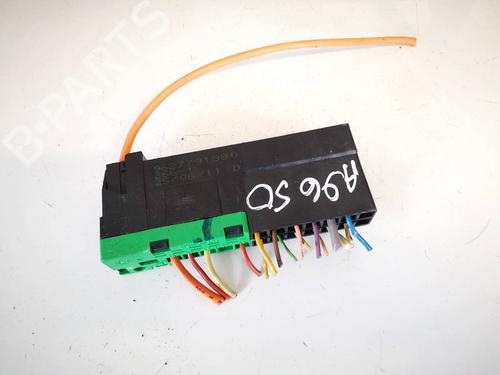 Used Fuse box PEUGEOT 3008 I MPV (0U_) 1.6 HDi (109 hp) 32964107