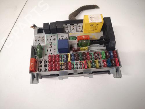 Used Fuse box Fuse box OPEL ASTRA G Hatchback (T98) 1.7 TD (F08, F48) (68 hp) 32887970 32887970