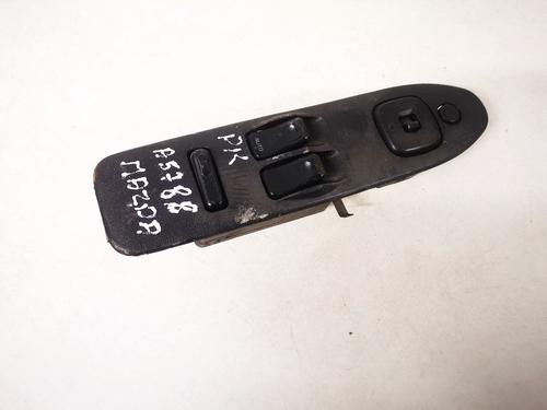 switch-nissan-almera-ii-hatchback-n16-2000-33085327 main image