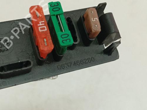 Fuse box CITROËN C5 III (RD_) 2.0 HDi (RDRHD8, RDRHDJ, RDRHR8, RDRHRJ) | BP39545378E1 - Image 4