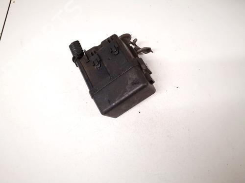 Used Fuse box Fuse box 32895996 32895996