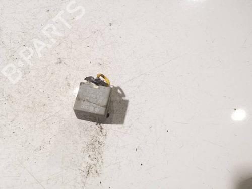 Electronic sensor AUDI 80 B4 Saloon (8C2) 2.0 E | BP39968930M84 - Image 2