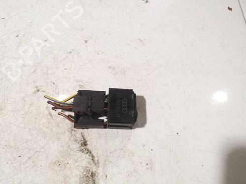 switch-audi-80-b4-saloon-8c2-1991-1992-1993-1994-1995-39968917 main image