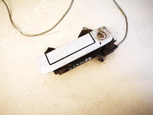 front-right-exterior-door-handle-audi-a4-b5-8d2-1994-1995-1996-1997-1998-1999-2000-2001-35537632 main image