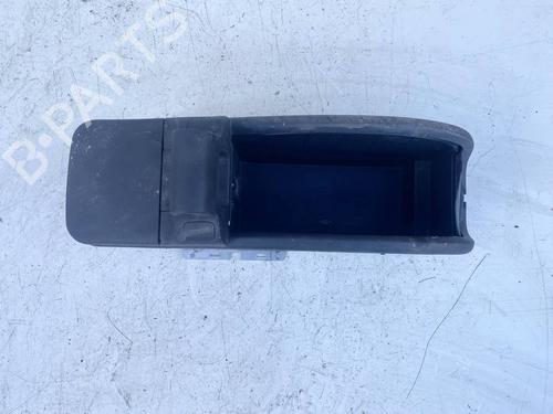 Used Armrest / Center console Armrest / Center console RENAULT SCÉNIC II (JM0/1_) 1.9 dCi (JM0G, JM12, JM1G, JM2C) (120 hp) 35196477 35196477
