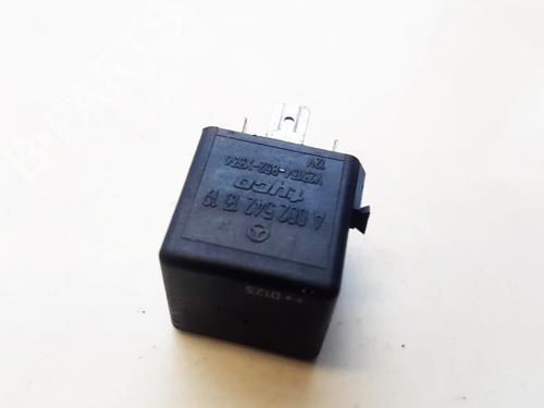 Used Electronic sensor Electronic sensor MERCEDES-BENZ S-CLASS (W220, V220) S 320 CDI (220.026, 220.126) (197 hp) 33061950 33061950