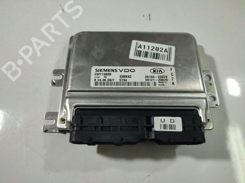 Used Engine control unit (ECU) Engine control unit (ECU) KIA SPORTAGE II (JE_, KM_) 2.0 16V 4WD (141 hp) 32972265 32972265