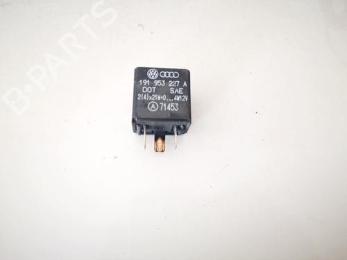 Used Electronic sensor Electronic sensor AUDI 80 B3 Saloon (893, 894, 8A2) 1.8 S (90 hp) 33072950 33072950