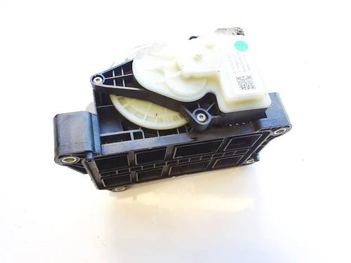 BP32590063O1 main image