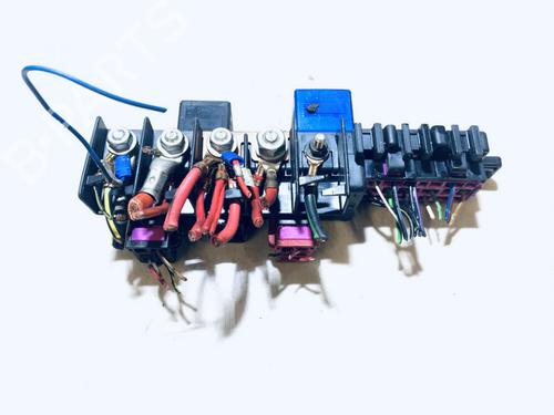 fuse-box-vw-passat-b5-variant-3b5-1997-1998-1999-2000-2001-33105885 main image