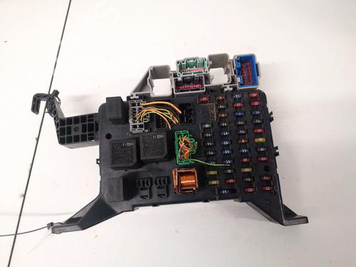 Used Fuse box Fuse box JAGUAR X-TYPE I (X400) 2.5 V6 All-wheel Drive (196 hp) 32890142 32890142