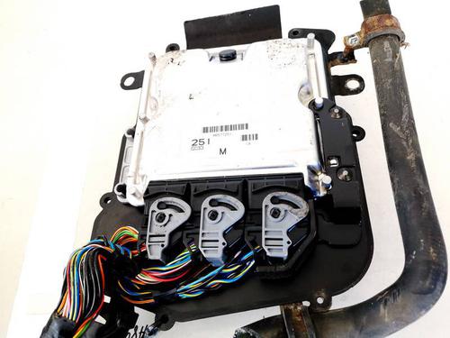 Used Engine control unit (ECU) Engine control unit (ECU) MITSUBISHI SPACE STAR MPV (DG_A) 1.9 DI-D (DG4A) (102 hp) 32917485 32917485