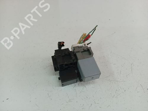 Used Fuse box Fuse box 38042200 38042200