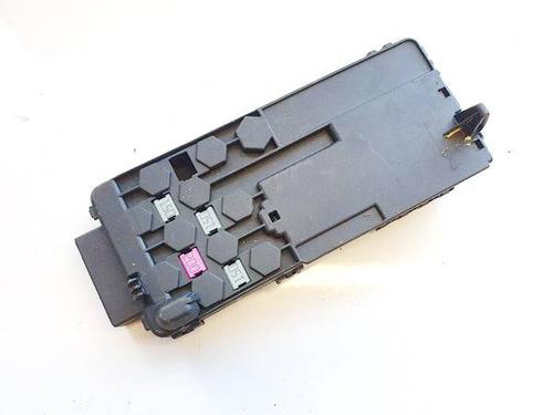 Used Fuse box Fuse box MERCEDES-BENZ CLS (C219) CLS 320 CDI (219.322) (224 hp) 32945167 32945167