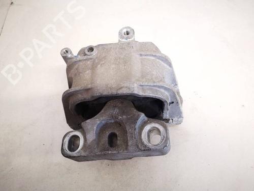 Used Engine mount Engine mount VW GOLF V (1K1) 1.6 FSI (115 hp) 32929904 32929904