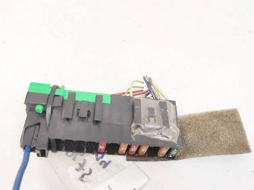 fuse-box-peugeot-5008-0u_-0e_-2009-2010-2011-2012-2013-2014-2015-2016-2017-32928909 main image