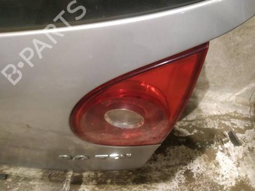 Używane Lampa tylna klapy bagażnika prawa Lampa tylna klapy bagażnika prawa 39115257 39115257