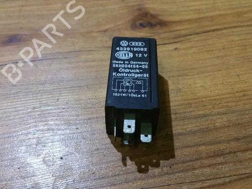 Used Electronic sensor Electronic sensor AUDI 80 B3 Saloon (893, 894, 8A2) 1.6 (75 hp) 33518703 33518703