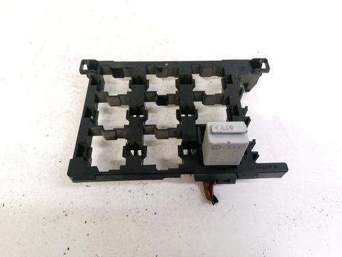 Used Fuse box Fuse box VW TOURAN (1T1, 1T2) 2.0 TDI (136 hp) 32915373 32915373