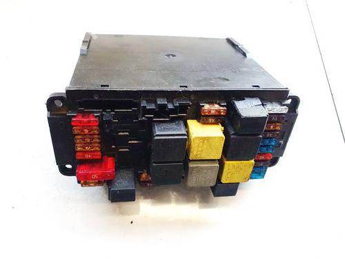 Used Fuse box Fuse box 39182531 39182531