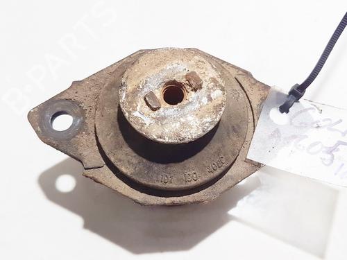 Used Engine mount Engine mount VW GOLF III (1H1) 1.9 TDI (90 hp) 33529759 33529759