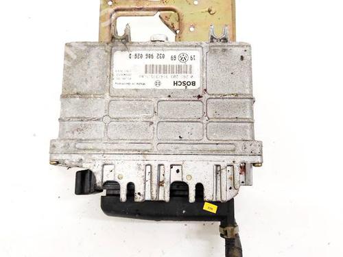 Used Engine control unit (ECU) VW GOLF III (1H1) 1.6 (75 hp) 32936844