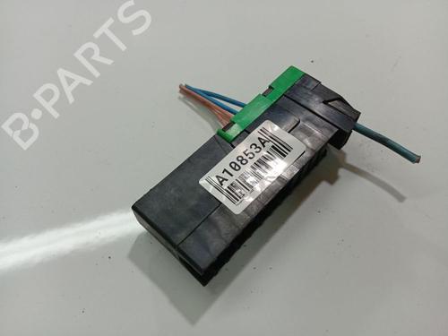 Used Fuse box Fuse box PEUGEOT 407 (6D_) 2.0 HDi 135 (6DRHRH, 6DRHRE, 6DRHRG, 6DRHRJ) (136 hp) 32548063 32548063