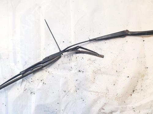 front-windshield-wiper-arm-mercedes-benz-c-class-w203-2000-2001-2002-2003-2004-2005-2006-2007-32881510 main image