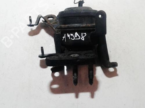 Used Engine mount Engine mount TOYOTA COROLLA Saloon (_E12_) 2.0 D-4D (CDE120_, CDE120R) (116 hp) 33516335 33516335