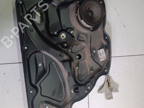 Elevador vidro trás esquerdo Elevador vidro trás esquerdo CHEVROLET CAPTIVA (C100, C140) 2.0 D 4WD (150 hp) 36545967 36545967