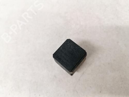 Used Electronic sensor Electronic sensor OPEL ZAFIRA / ZAFIRA FAMILY B (A05) 1.9 CDTI (M75) (150 hp) 33081984 33081984