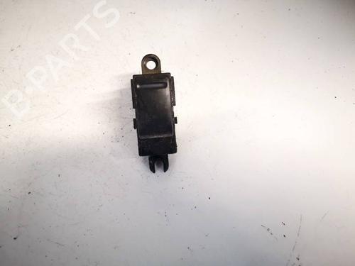 switch-nissan-primera-hatchback-p12-2002-32545690 main image