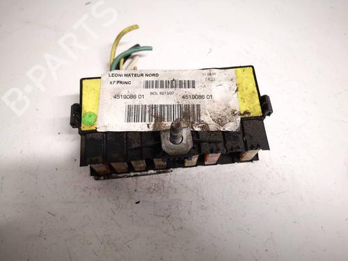 Used Fuse box Fuse box CITROËN C5 III (RD_) 2.0 HDi 140 (RDRHF8, RDRHFA, RDRHA8, RDRHAJ) (140 hp) 32618850 32618850