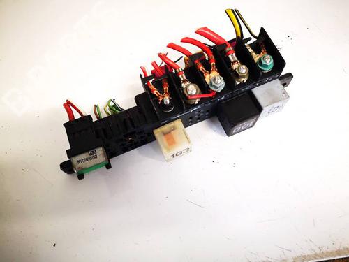Used Fuse box Fuse box 32585462 32585462