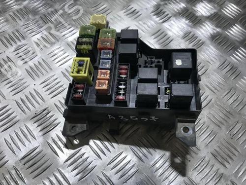 Used Fuse box Fuse box 33490606 33490606