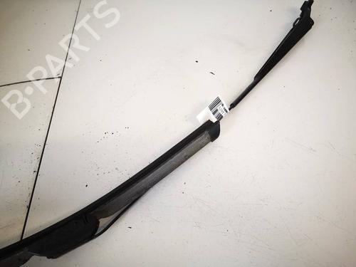Used Front windshield wiper arm Front windshield wiper arm 32581651 32581651