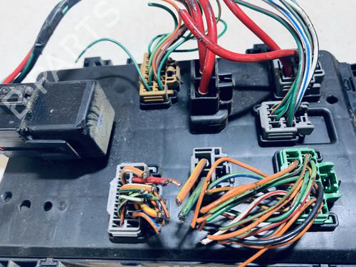 Fuse box FORD MONDEO III (B5Y) 2.0 16V TDDi / TDCi | BP33080391E1 - Image 3