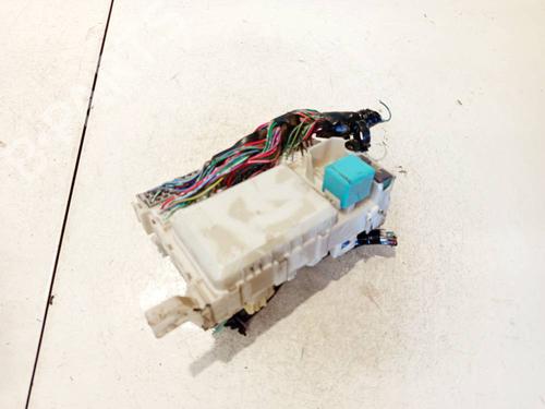 Used Fuse box TOYOTA HILUX VII Pickup (_N1_, _N2_, _N3_) 2.5 D-4D (KUN15, KUN35) (144 hp) 32557850